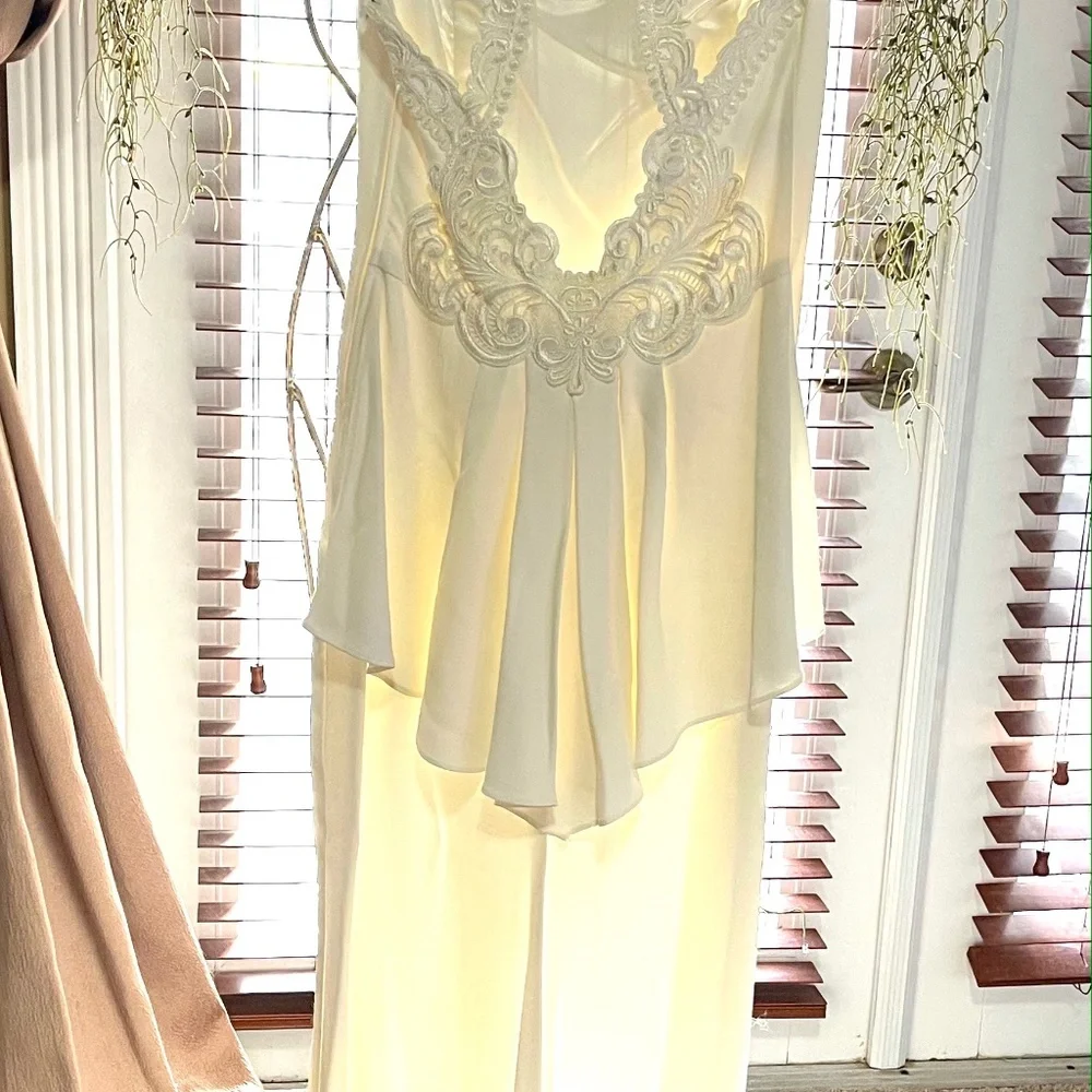 Dress - Picture 4 of 9